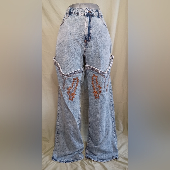 🍒 Fashion Nova Embroider Lets Ride Western Boot Convertable Straight Leg Jeans - Picture 1 of 16